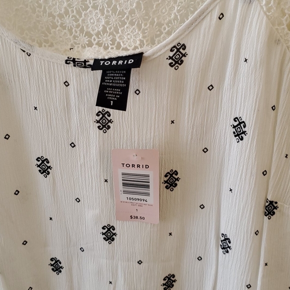 Torrid split back blouse - Picture 2 of 5